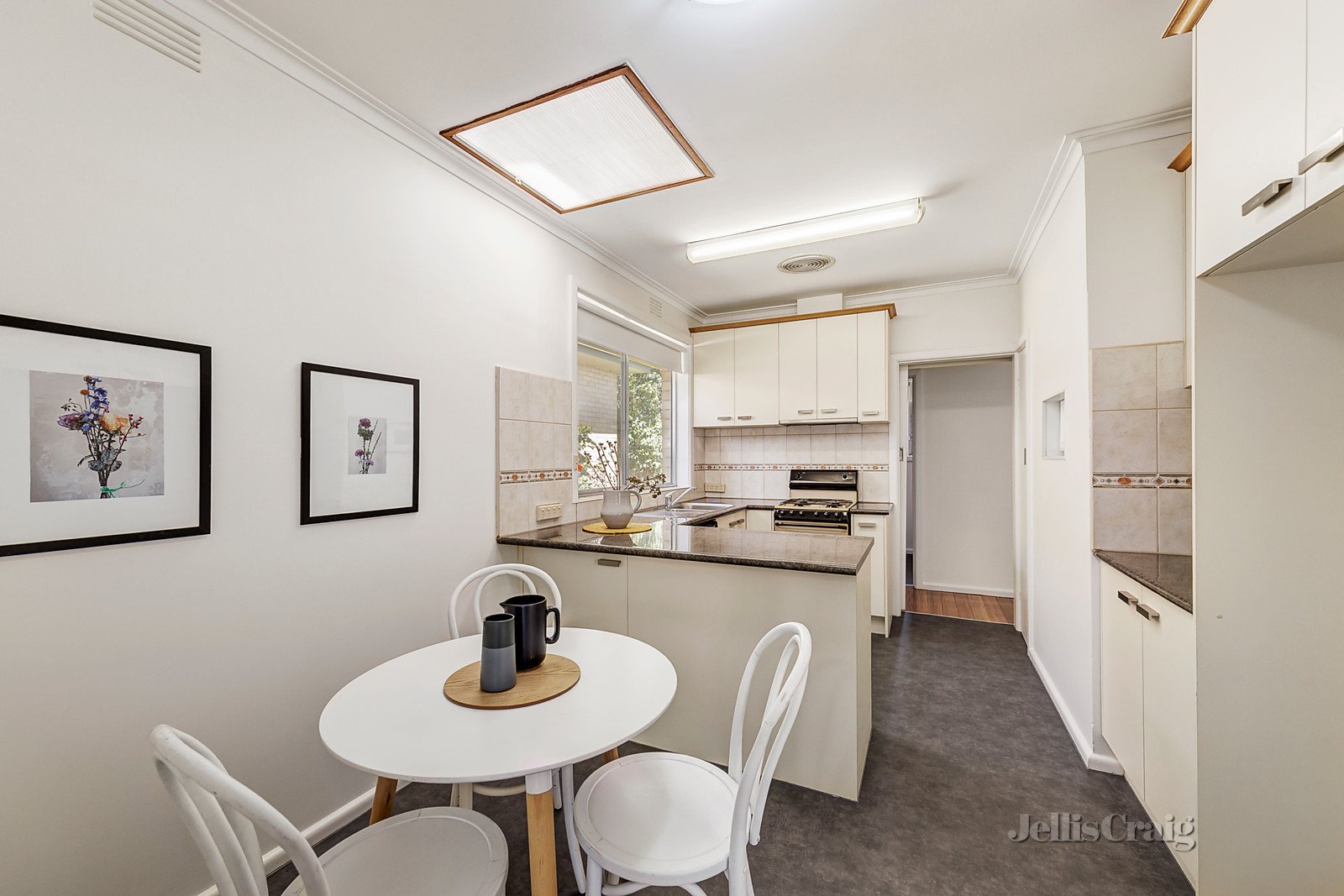 2/10 Brenbeal Street, Balwyn image 3