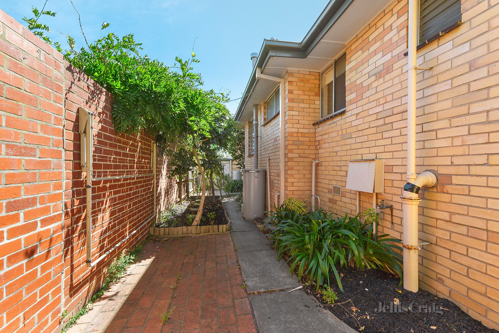 2/10 Brenbeal Street, Balwyn image 7