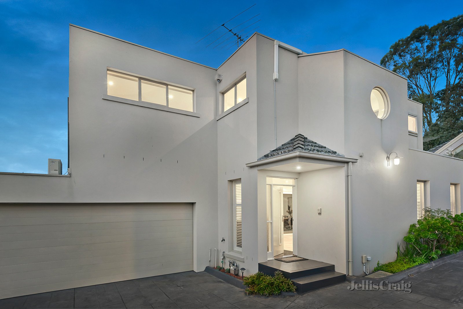 2/10 Capon Street, Malvern East image 2