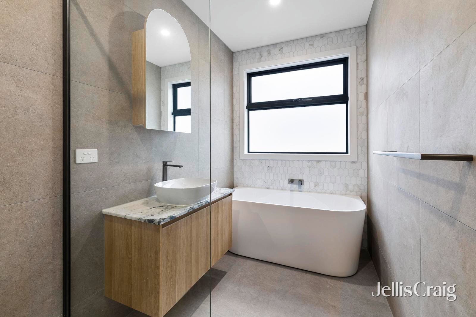 2/10 Catherine Street, Mccrae image 7