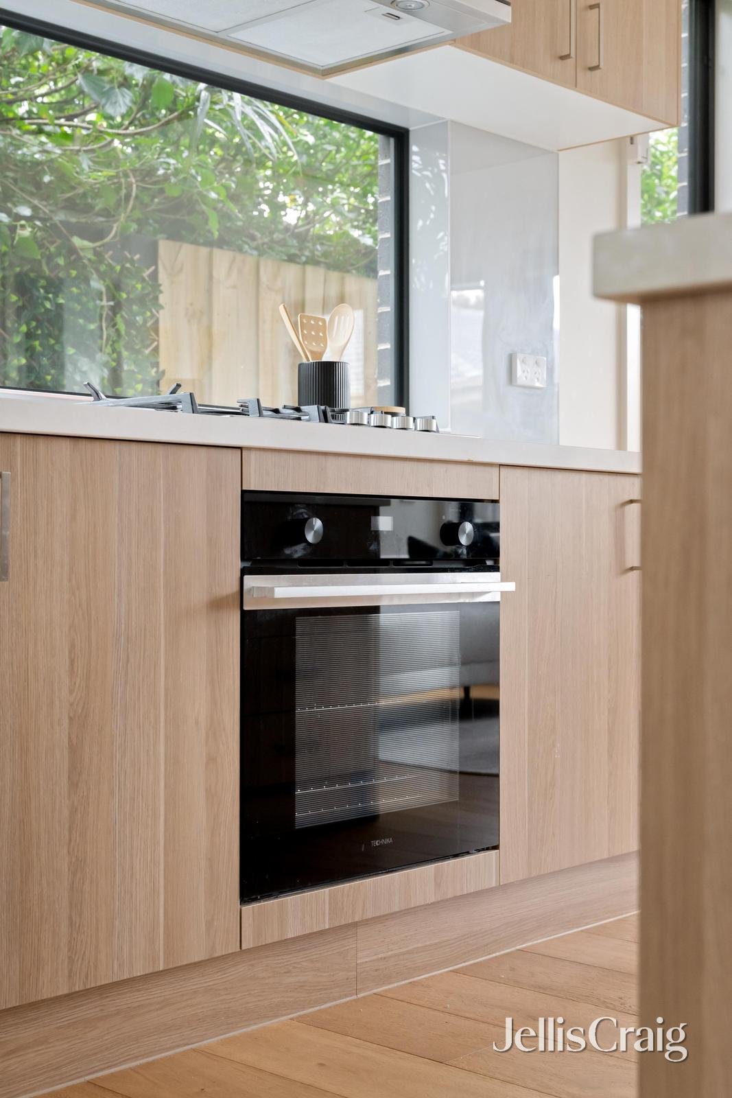 2/10 Churchill Road, Croydon image 6