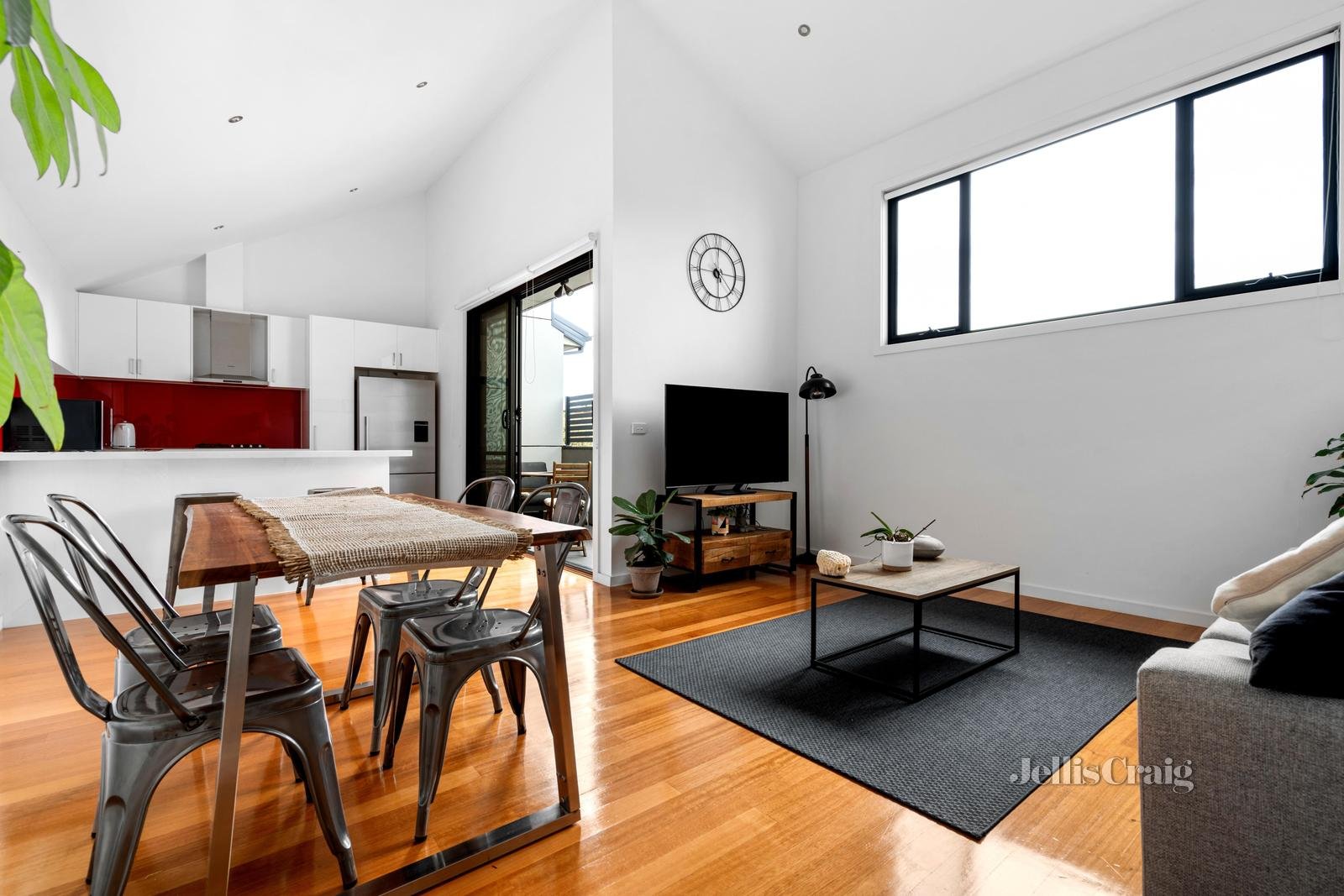 2/10 Collace Street, Brunswick image 2