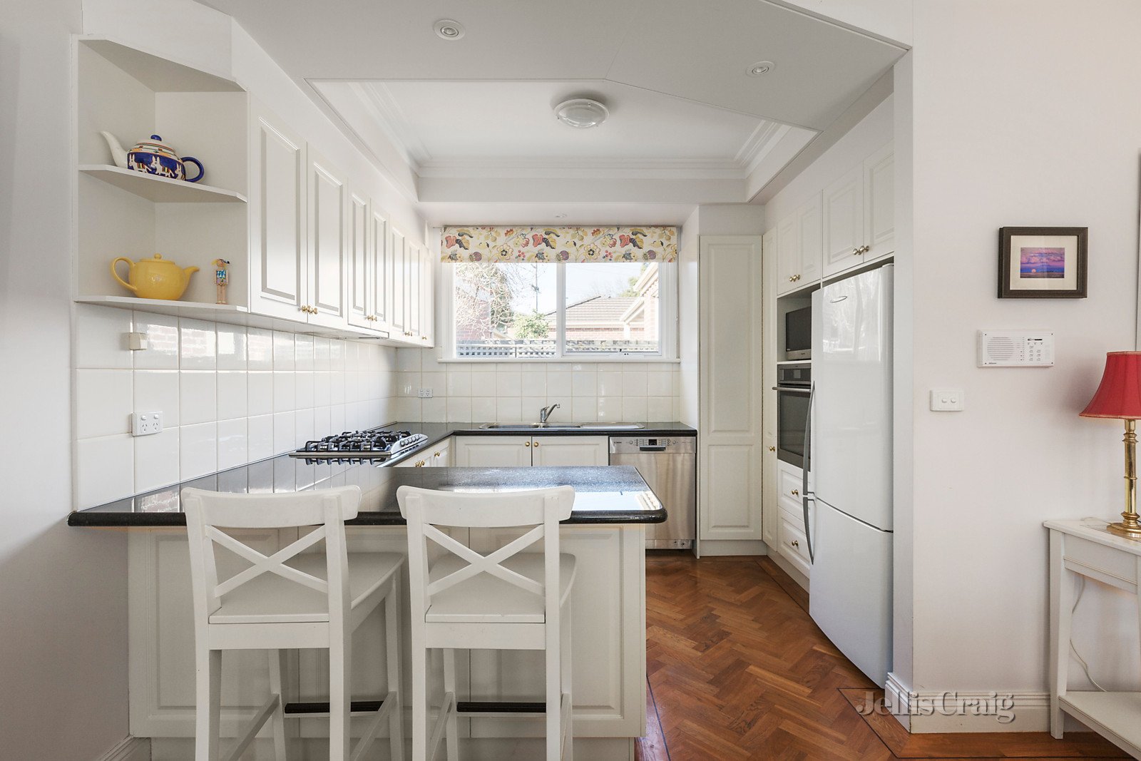 2/10 Corhampton Road, Balwyn North image 4