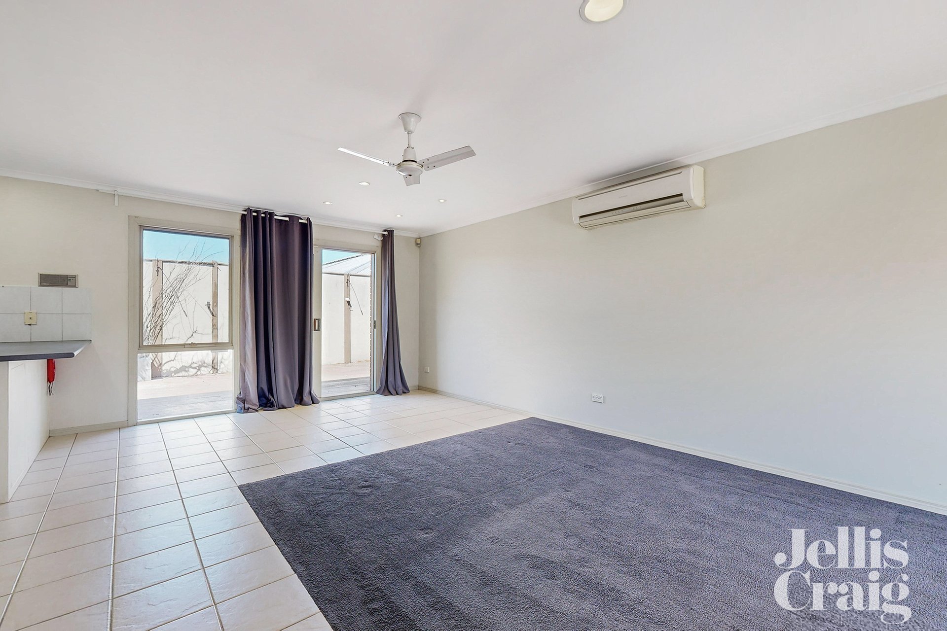 2/10 Denver Street, Bentleigh East image 4