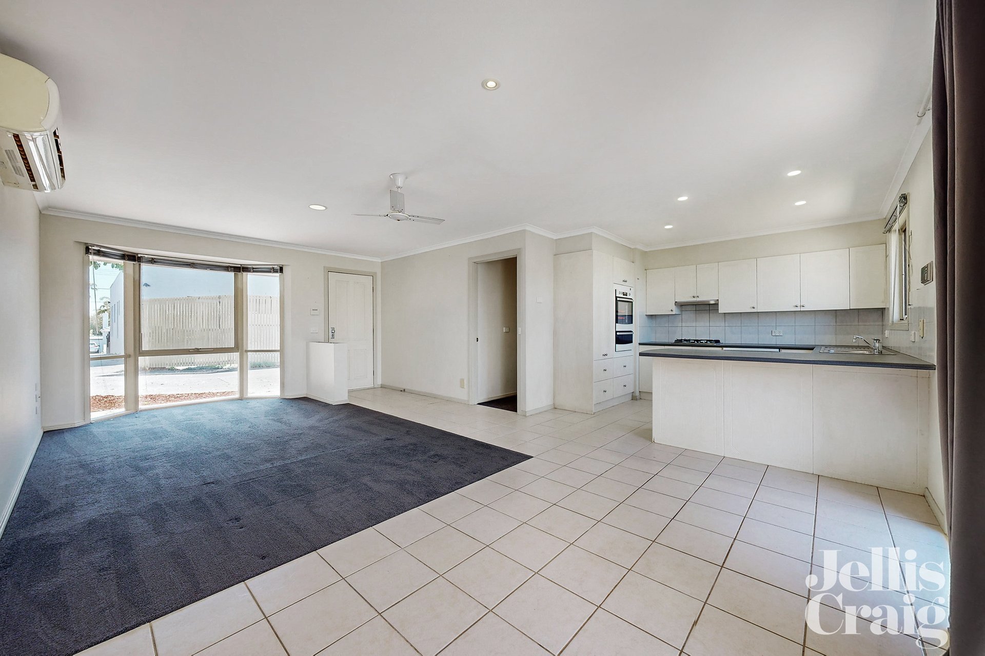 2/10 Denver Street, Bentleigh East image 3