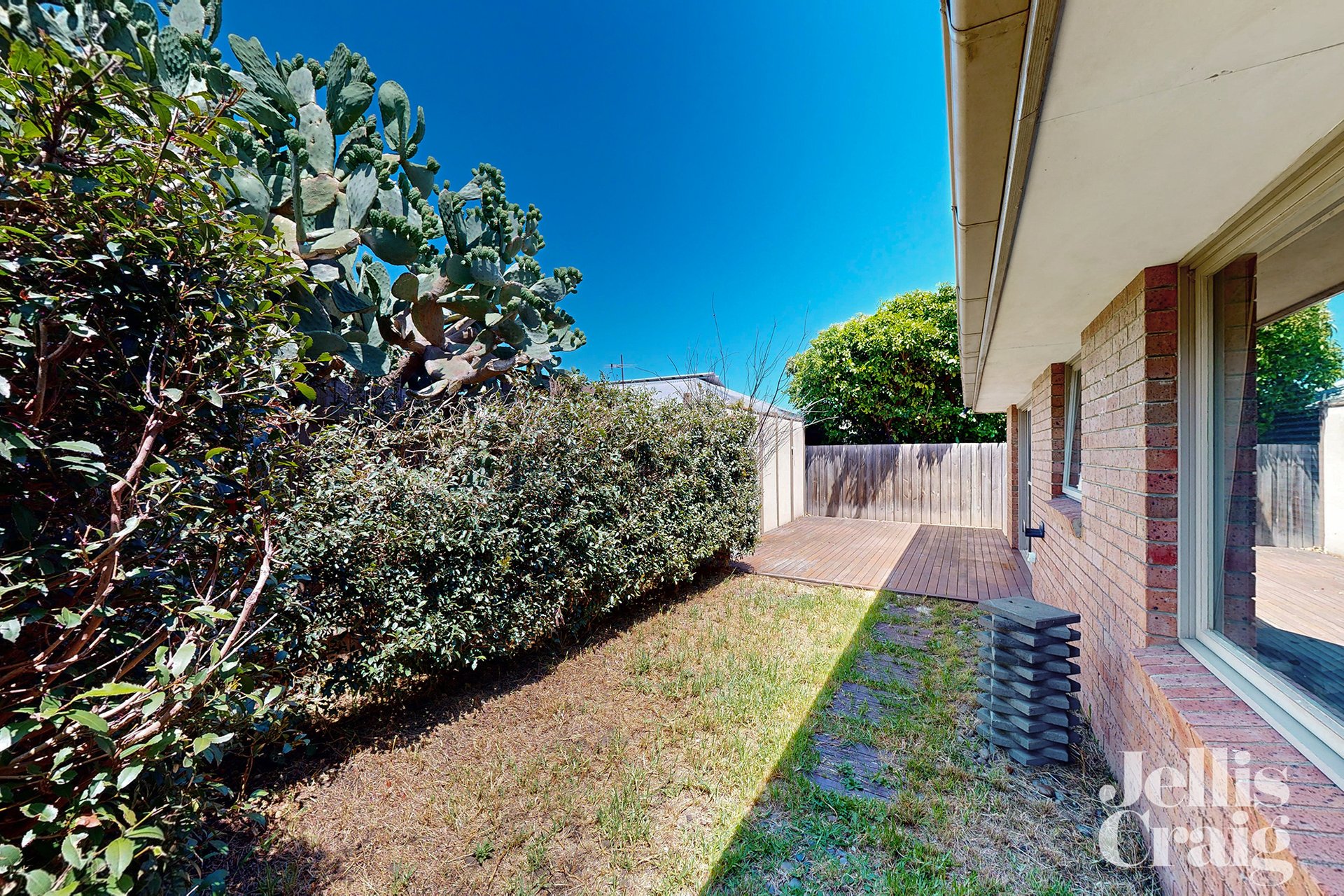 2/10 Denver Street, Bentleigh East image 9