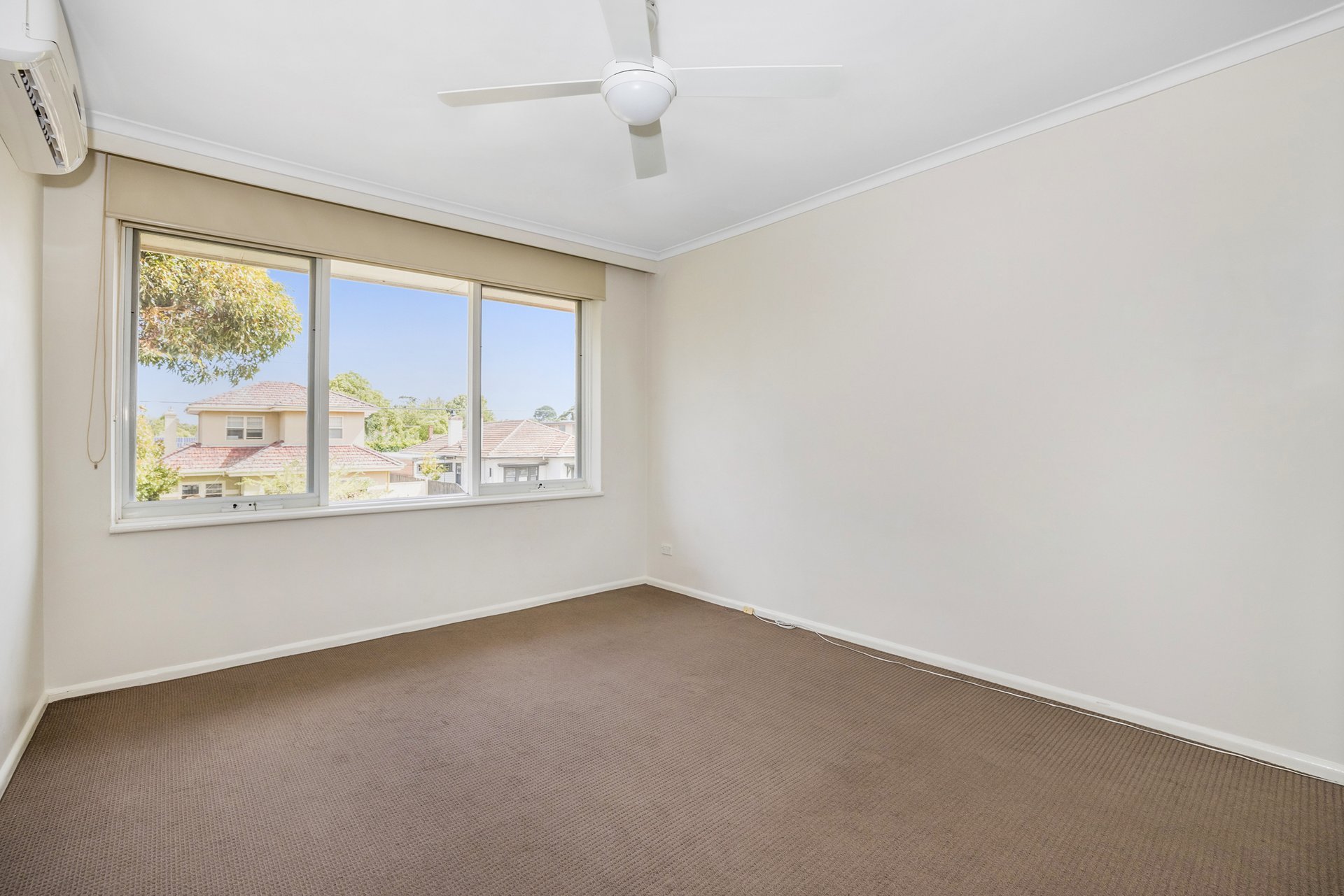 2/10 Elm Grove, Mckinnon image 3