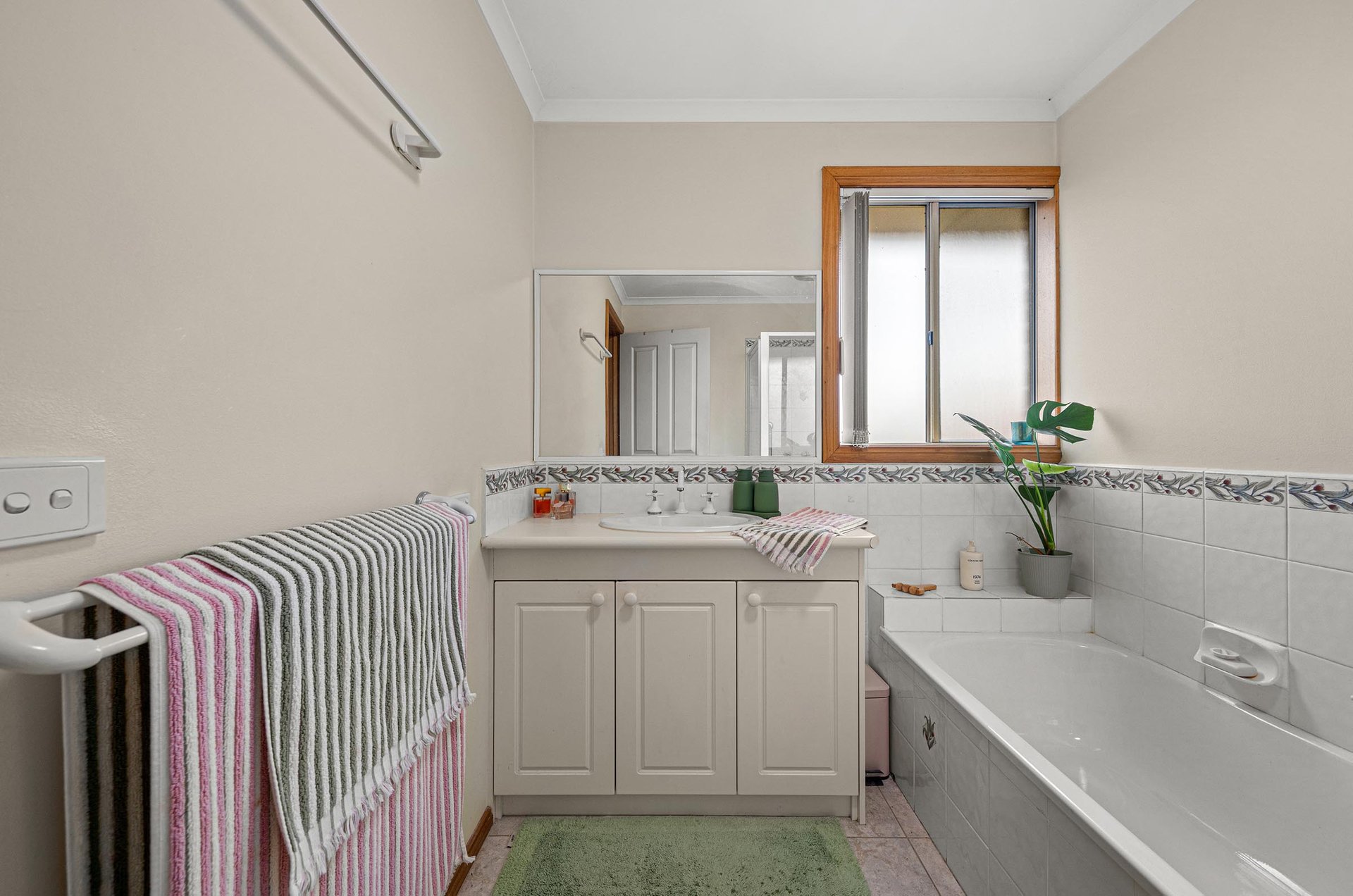 2/10 Felix Grove, Mooroolbark image 8