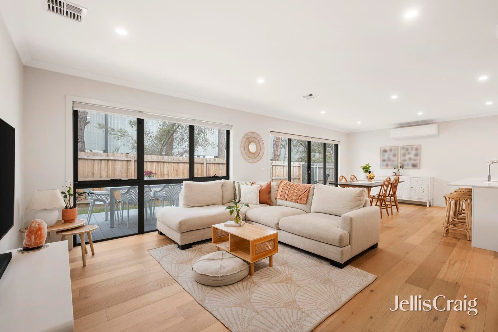 2/10 Fernbank Court, Kilsyth image 2