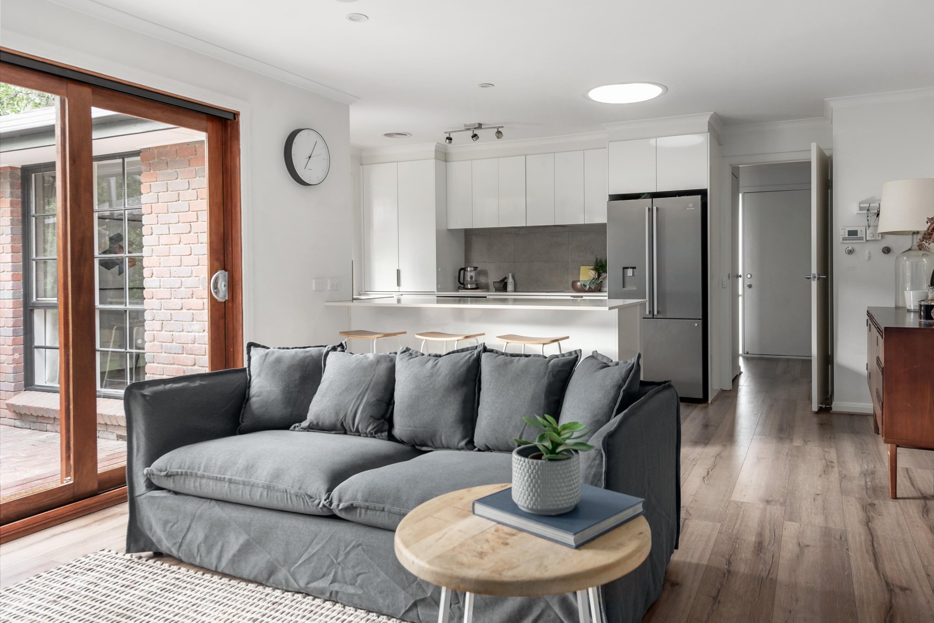 2/10 Garden Road, Camberwell image 3
