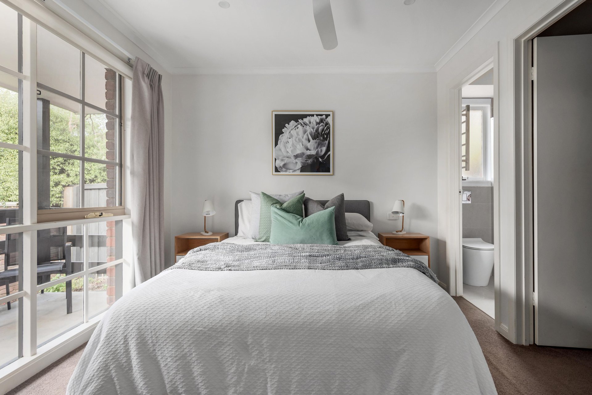 2/10 Garden Road, Camberwell image 7