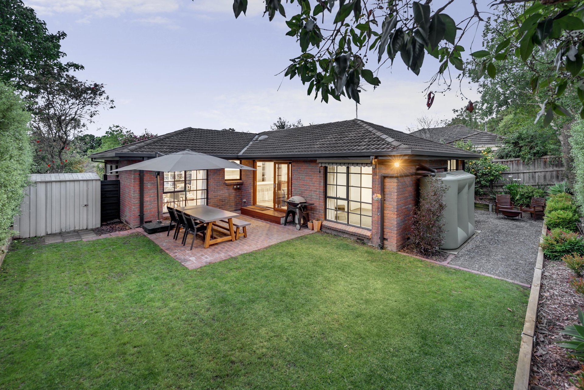 2/10 Garden Road, Camberwell image 9