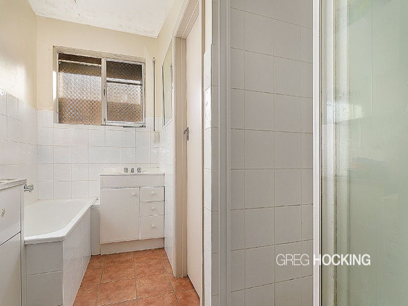 2/10 Hartley Avenue, West Footscray image 4