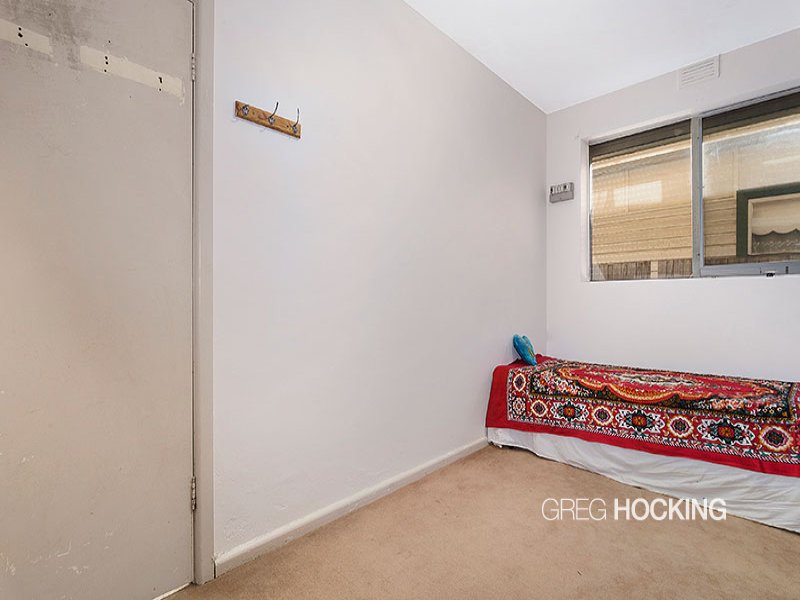 2/10 Hartley Avenue, West Footscray image 5