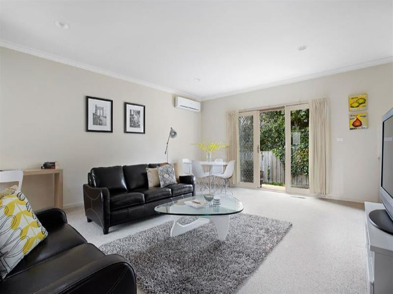 2/10 Hope Street, Camberwell image 2