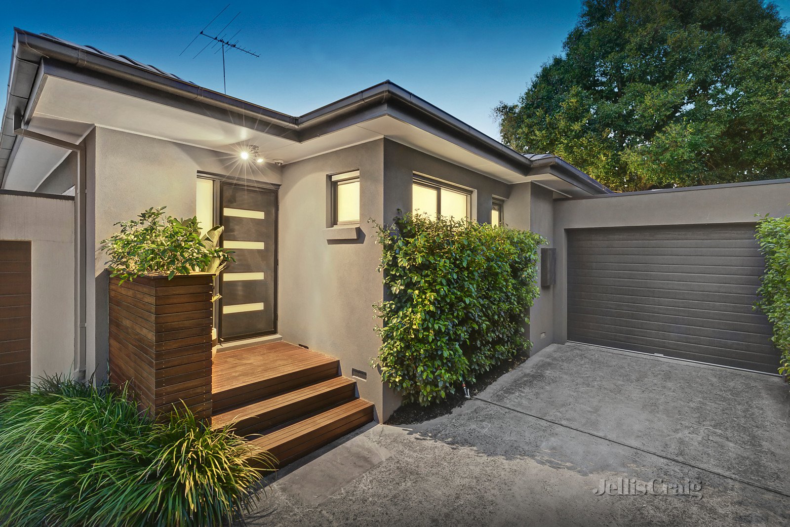 2/10 Hope Street, Camberwell image 2