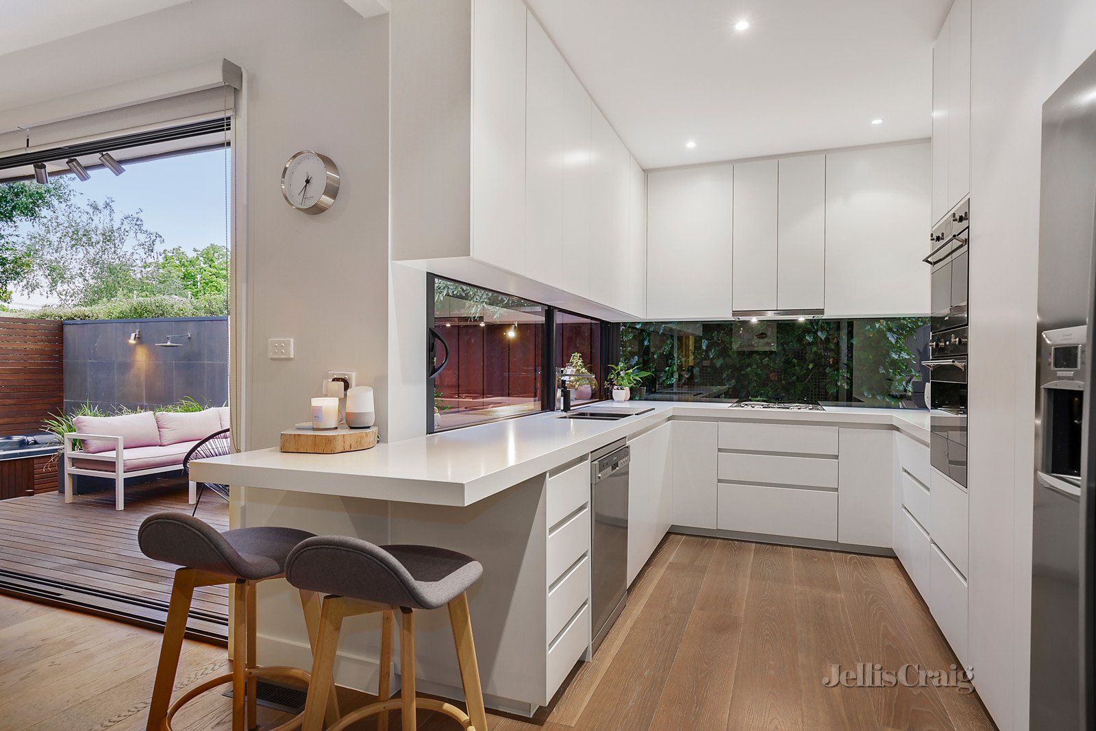 2/10 Hope Street, Camberwell image 3