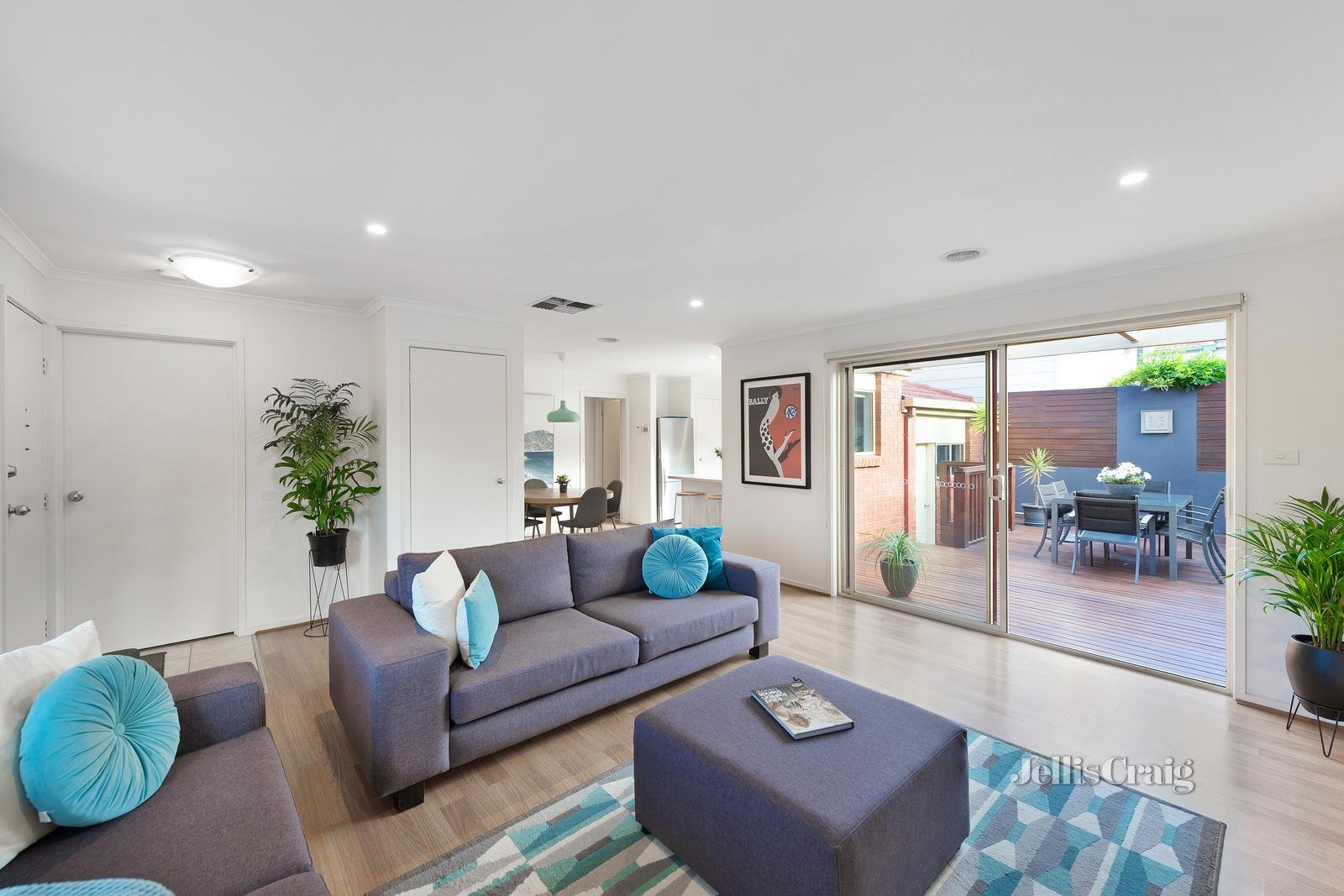 2/10 Houston Court, Box Hill South image 4