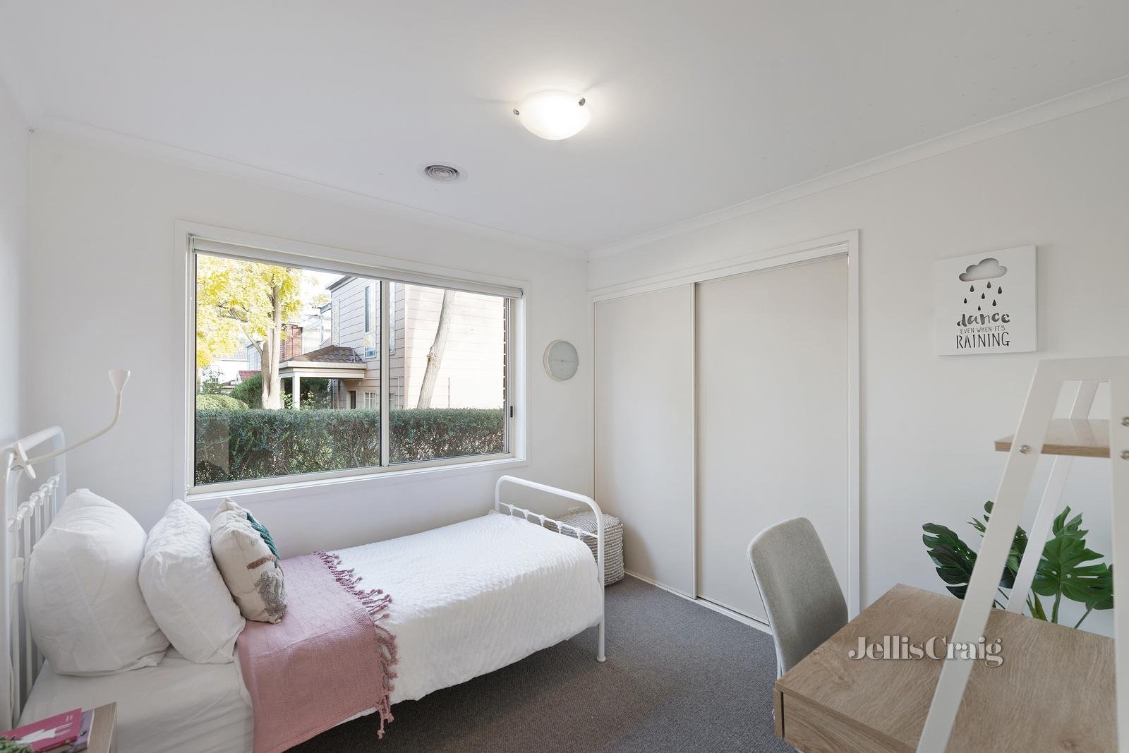 2/10 Houston Court, Box Hill South image 8