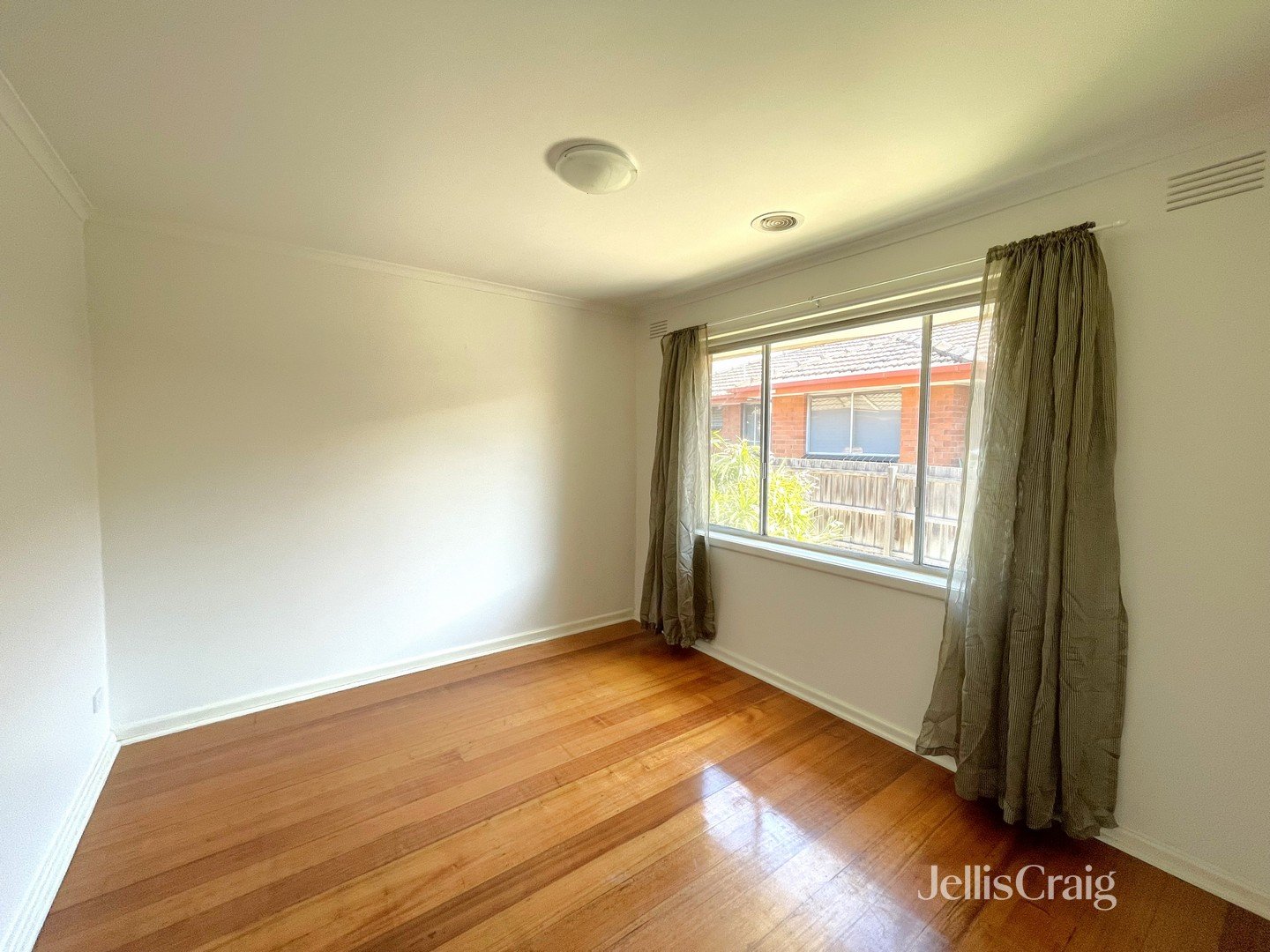 2/10 Inverness Street, Brunswick East image 2