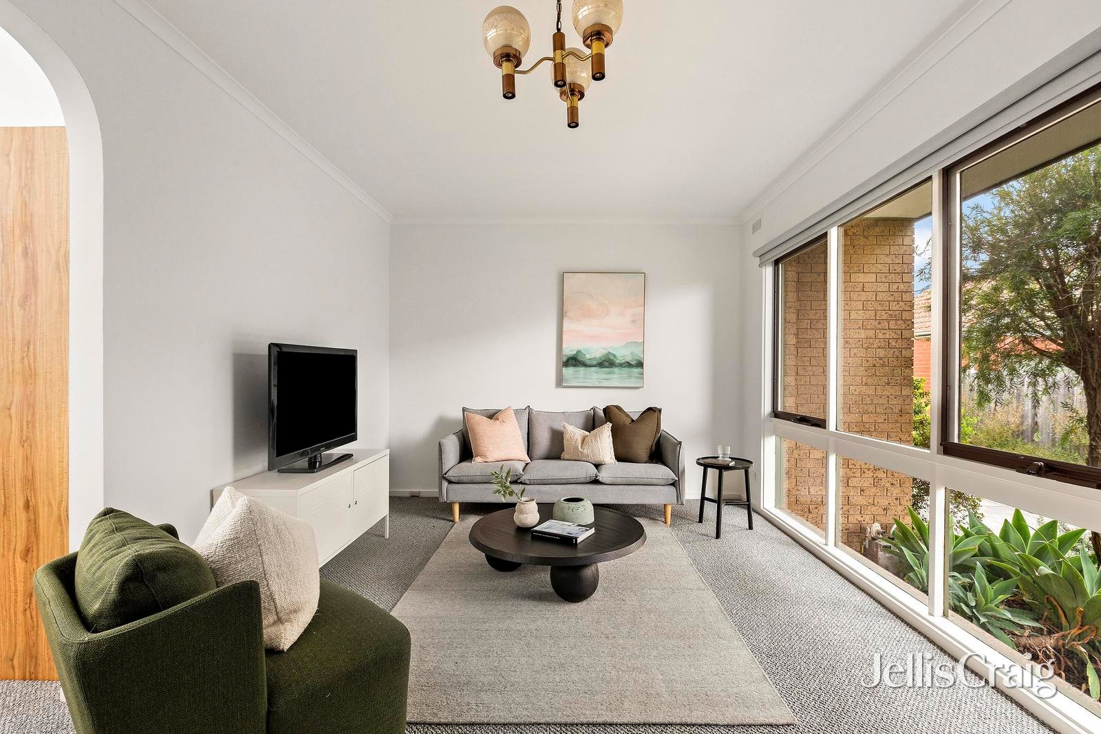 2/10 Laluma Street, Essendon image 2