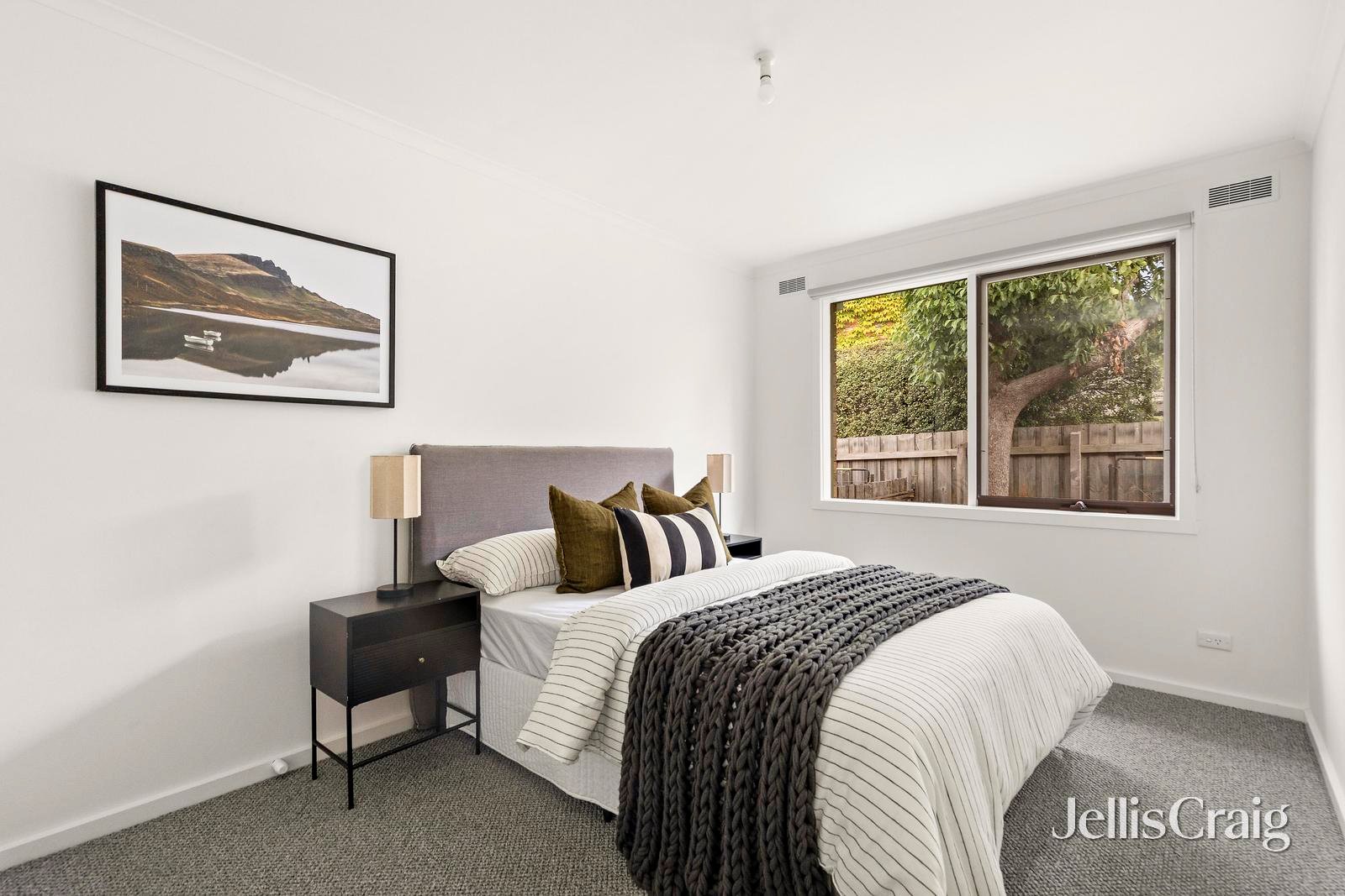 2/10 Laluma Street, Essendon image 7