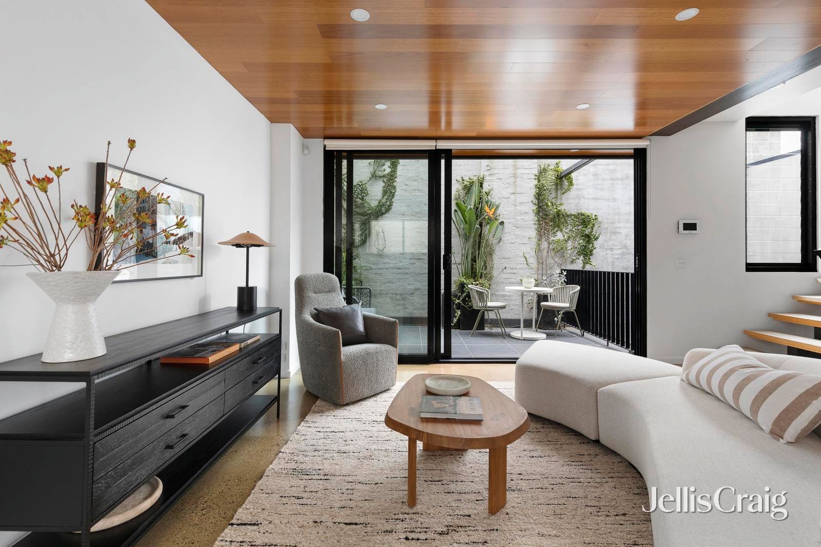 2/10 Linden Street, Brunswick East image 1