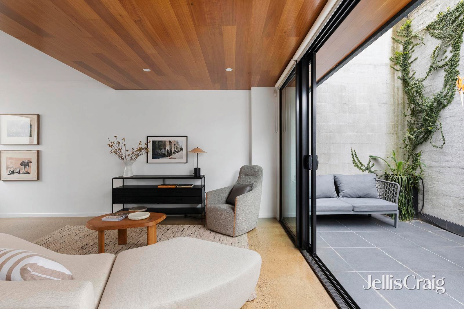 2/10 Linden Street, Brunswick East image 3