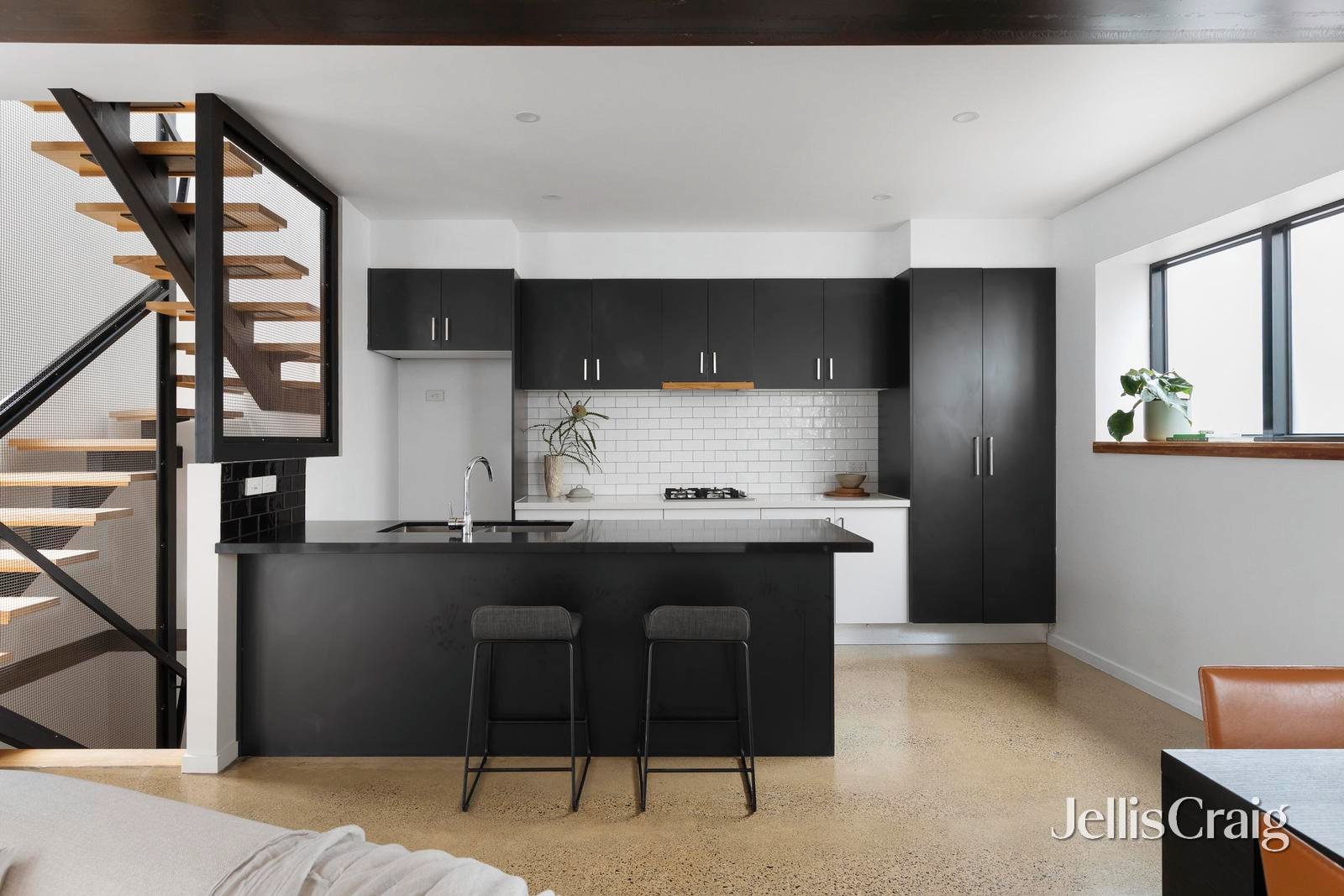 2/10 Linden Street, Brunswick East image 5