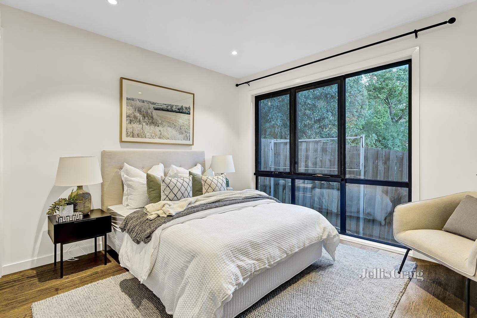 2/10 Marbray Drive, Glen Waverley image 8