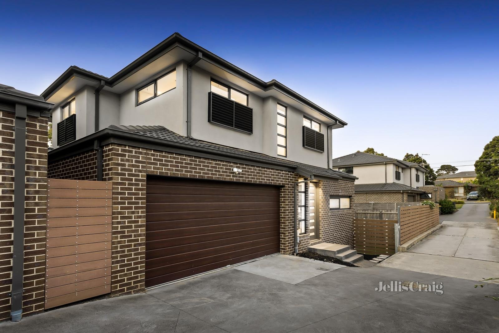 2/10 Marbray Drive, Glen Waverley image 17