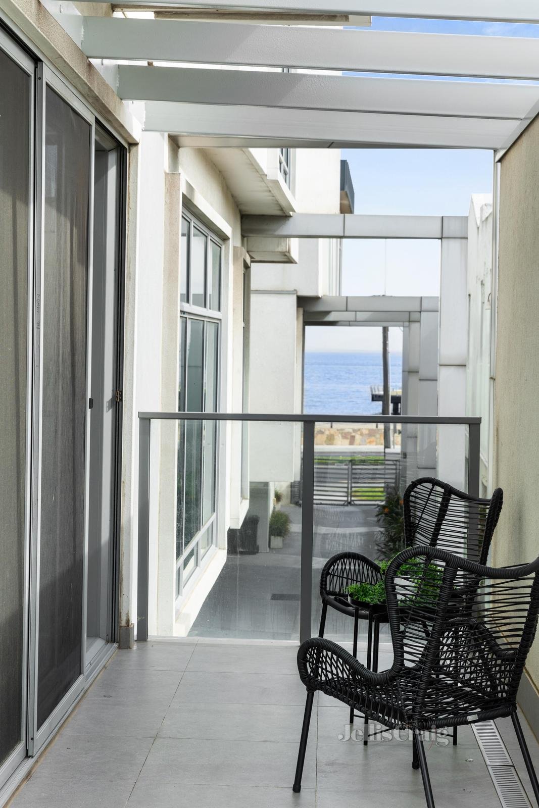 2/10 Marine Parade, St Kilda image 8