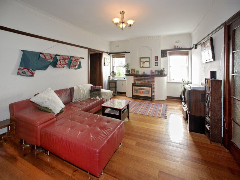 2/10 May Street, Elwood image 3