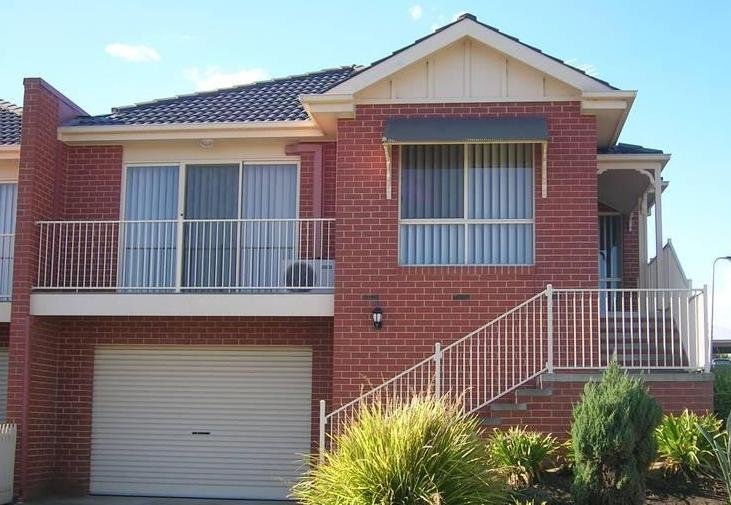 2/10 Molesworth Drive, Highton image 1