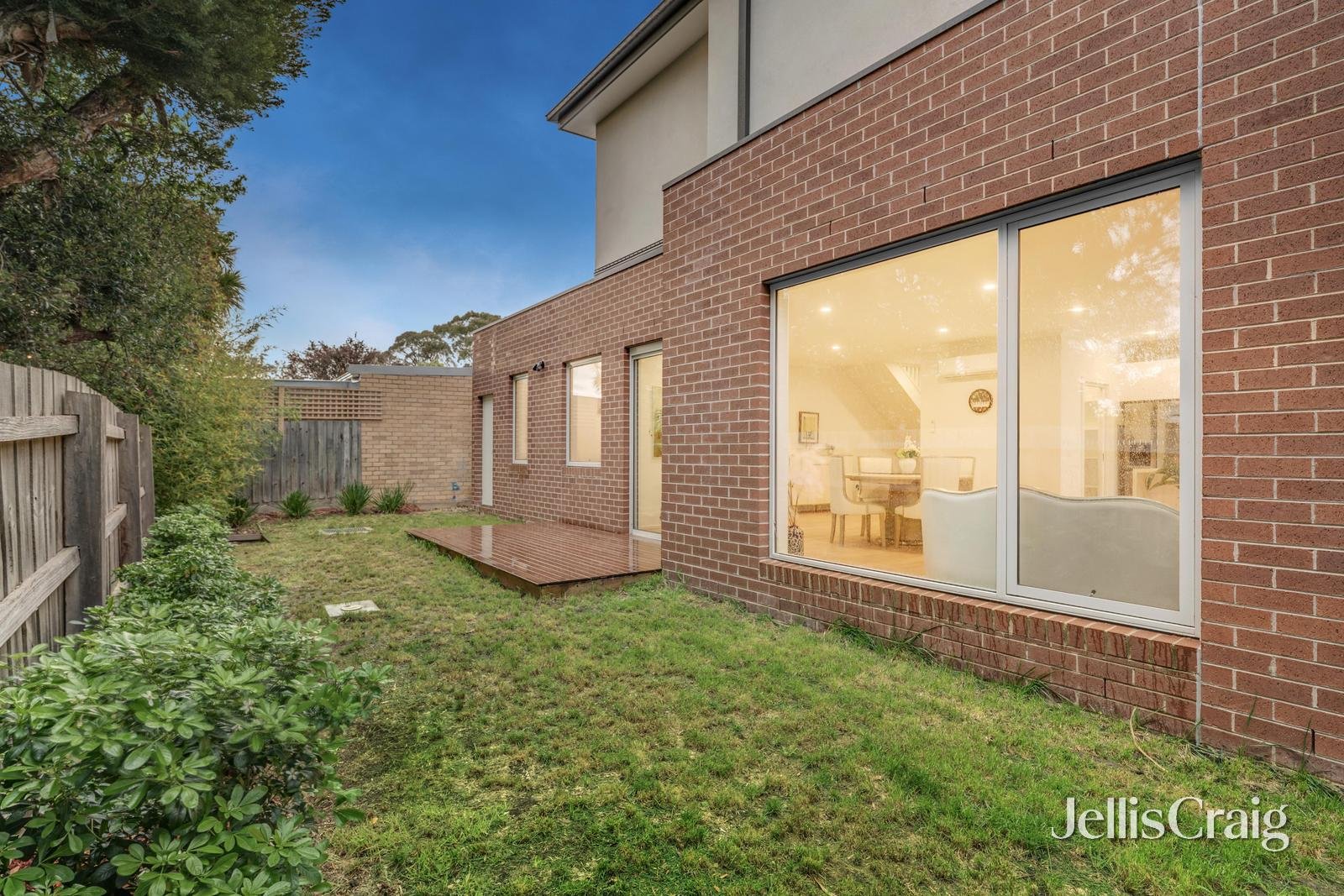 2/10 Morocco Court, Glen Waverley image 12