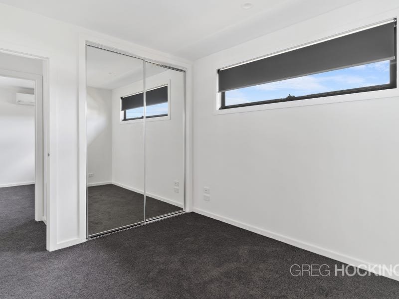 2/10 Murphy Street, Altona North image 8