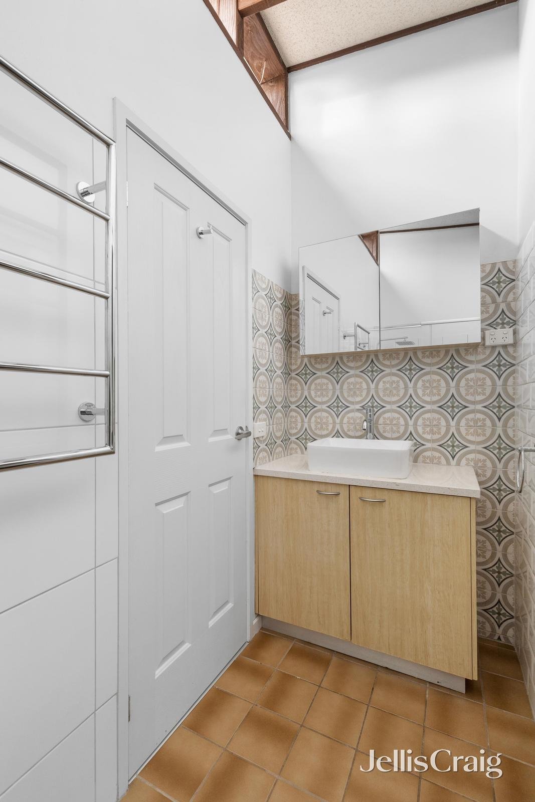 2/10 Natimuk Street, Greensborough image 8