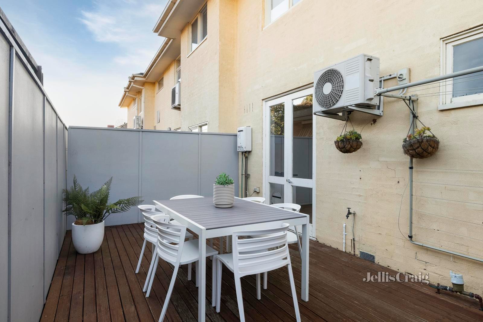 2/10 Normanby Avenue, Thornbury image 8