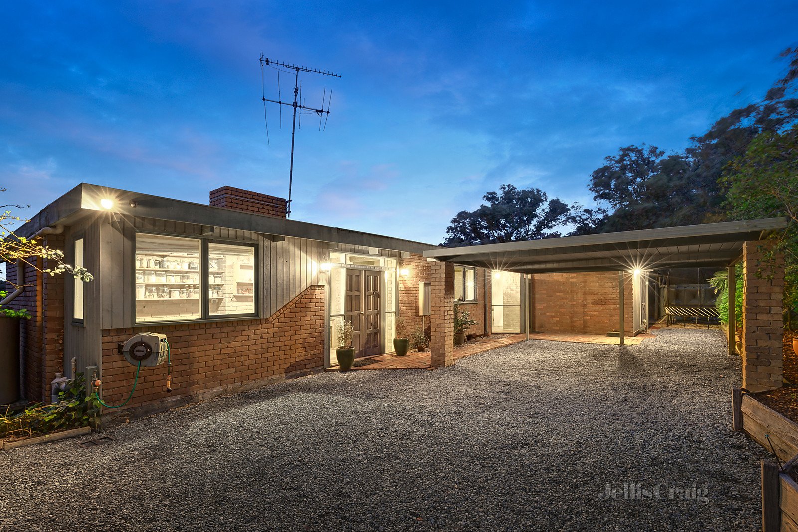 210 Research Warrandyte Road, North Warrandyte image 3