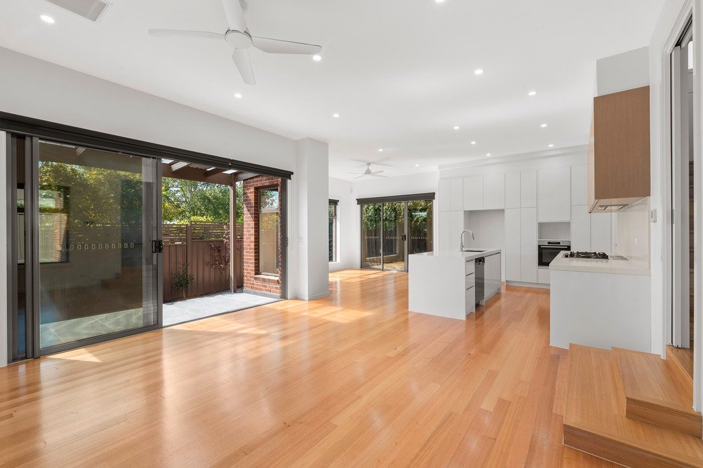 2/10 Talbot Street, Templestowe Lower image 2