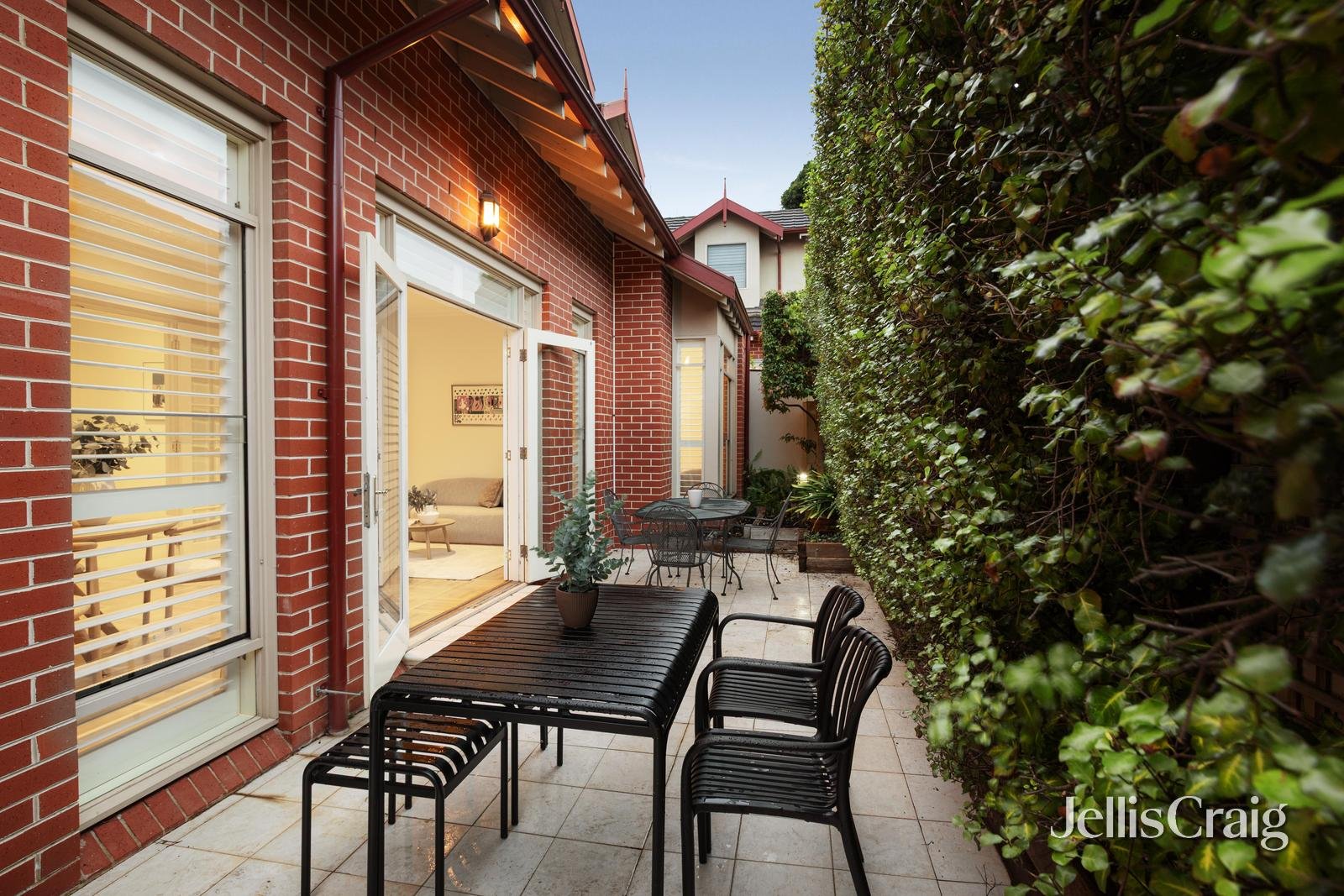 2/10 Tollington Avenue, Malvern&nbsp;East image 10