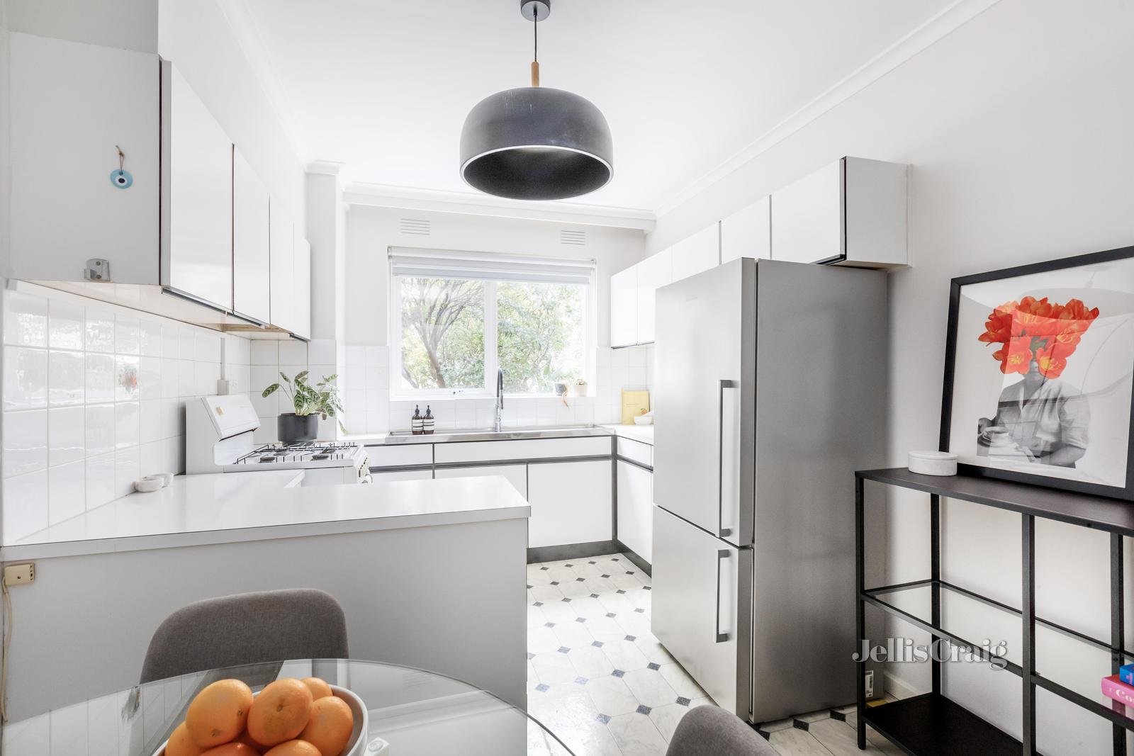 2/10 Valentine Grove, Armadale image 2