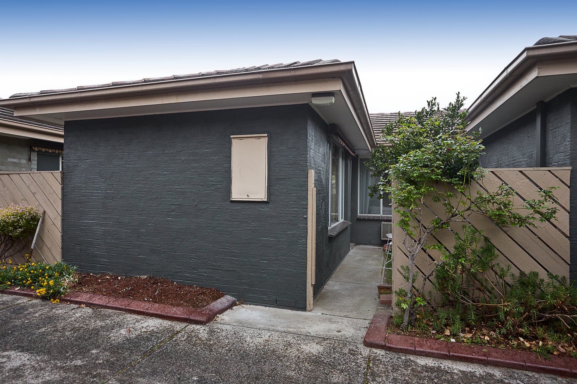 Property Gallery Thumbnail 9