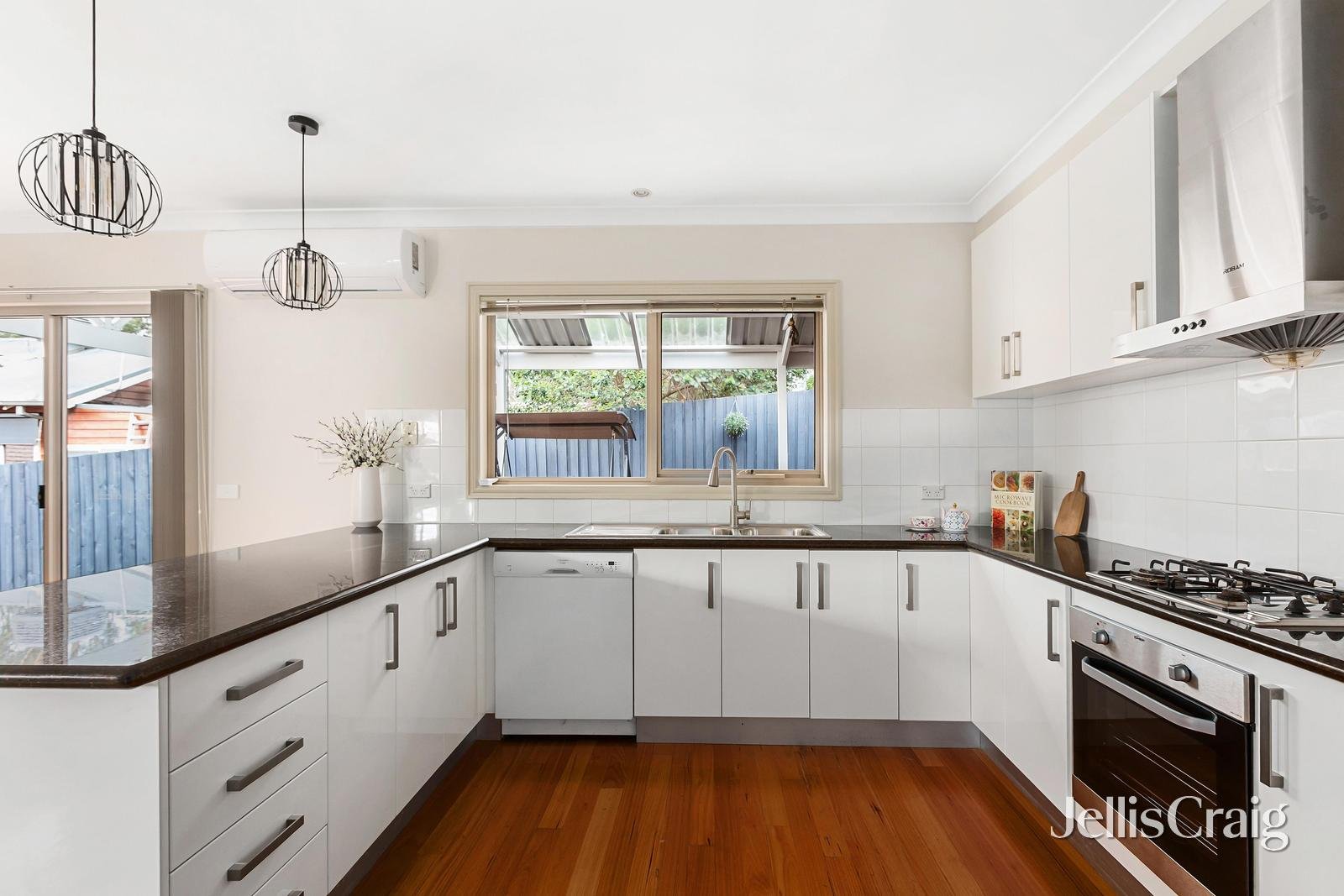 2/100 Diamond Creek Road, Greensborough image 2