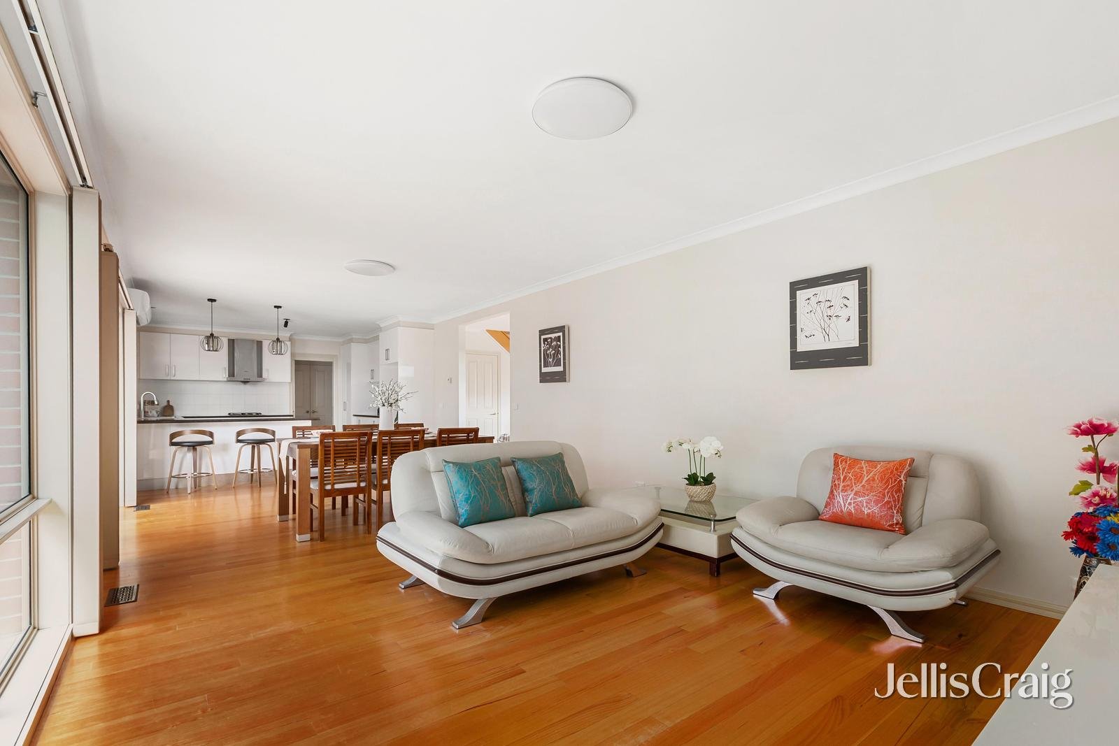 2/100 Diamond Creek Road, Greensborough image 6