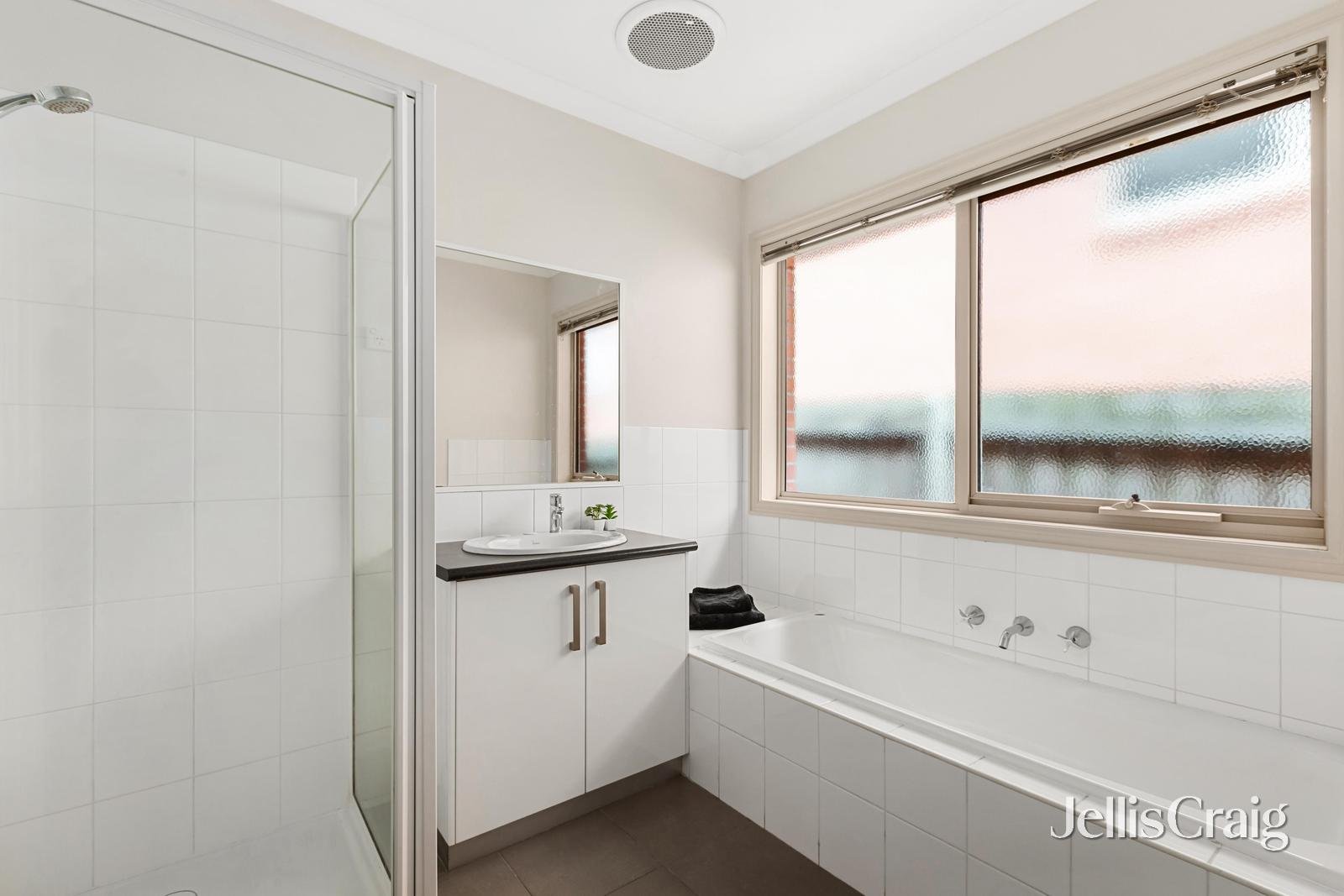 2/100 Diamond Creek Road, Greensborough image 12