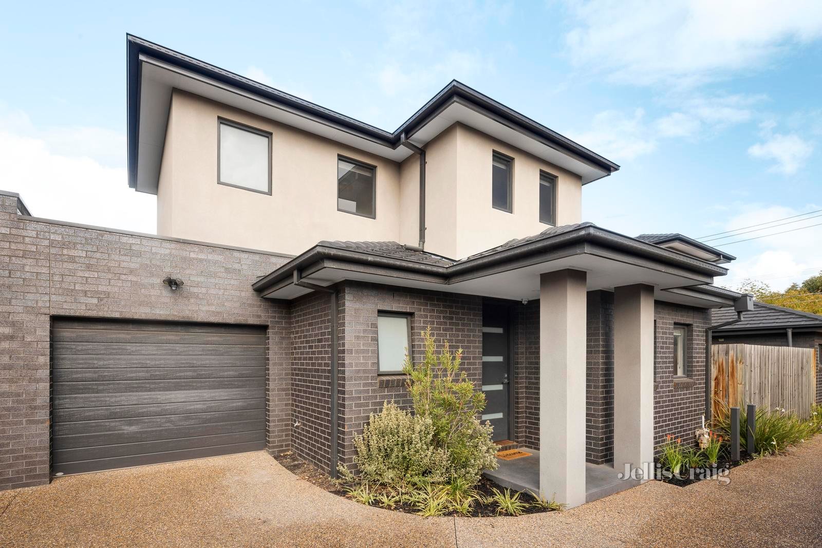 2/100 Rathcown Road, Reservoir image 2