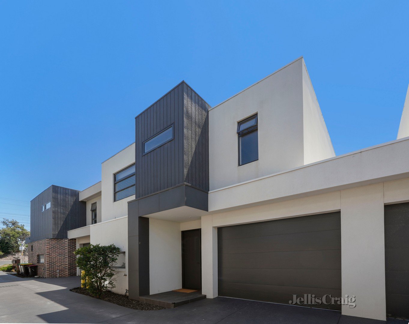 2/100 Station Street, Aspendale image 1