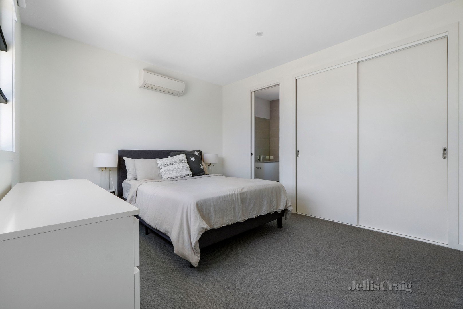 2/100 Station Street, Aspendale image 7