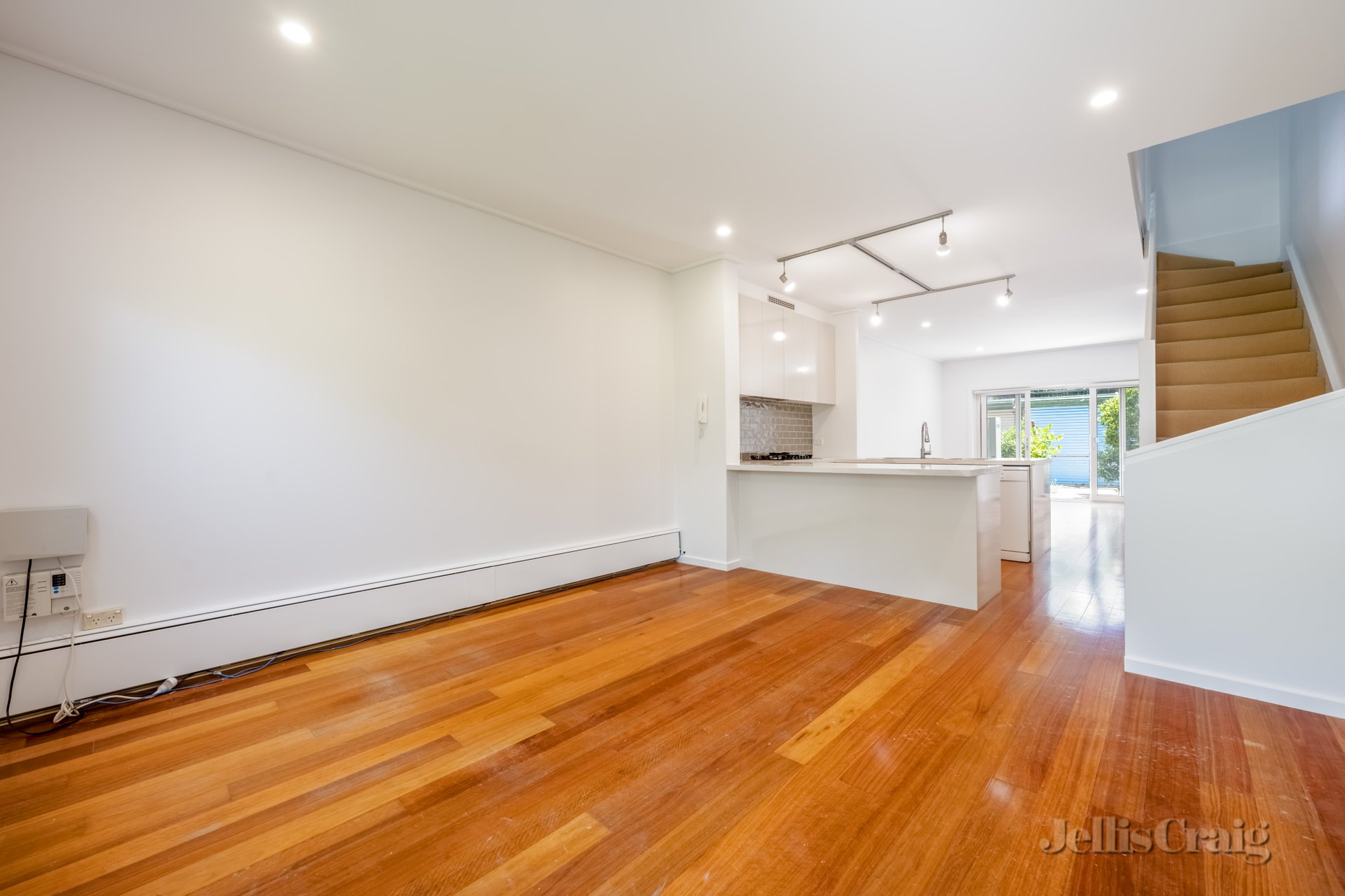 2/1009 Rathdowne Street, Carlton North image 3